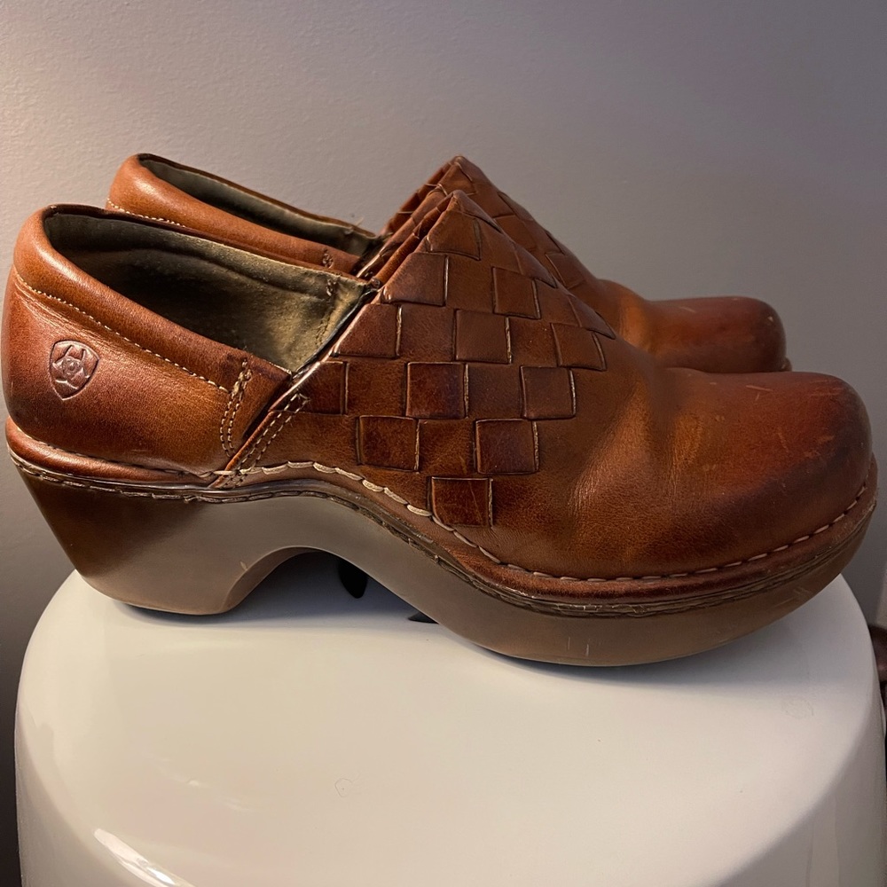 Ariat Clogs, size 8.5, tobacco color, preowned